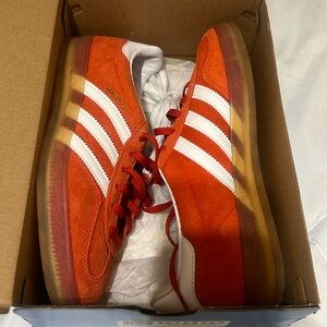 Adidas Gazelle Indoor
Bold Orange (Women's) size 71/2 Brand New